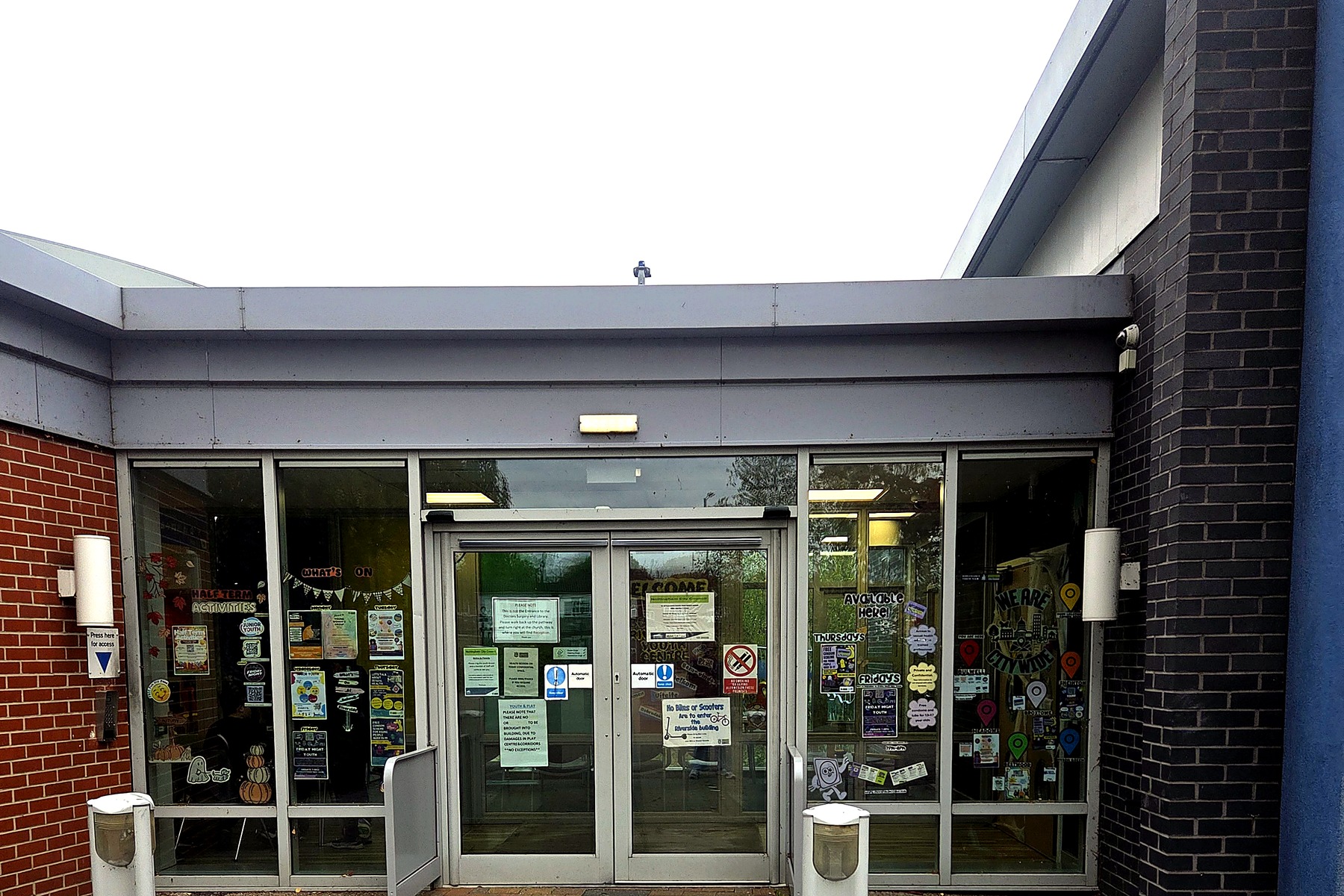 Picture of Bulwell Riverside Play and Youth entrance