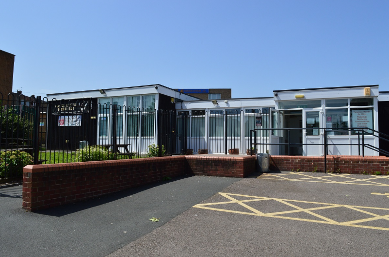 Image of front of Clifton community centre building