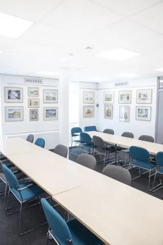 Ravenshead library meeting area and gallery space